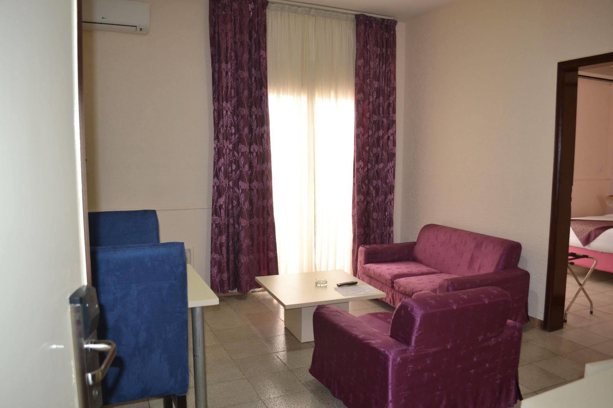 Hotel Mansel Yaoundé Exterior foto